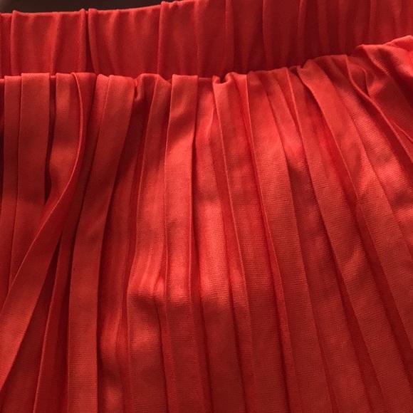 Zara pleated tired skirt - Picture 4 of 4